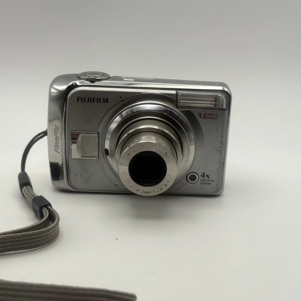 FUJIFILM FinePix A900 9.0MP Digital Camera - Point & Shoot - Tested Works READ